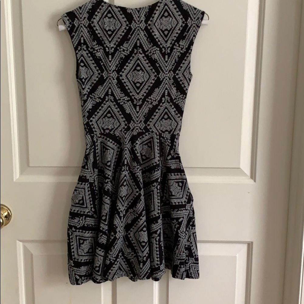 Mimi Chica - Cute Sleeveless Dress - Picture 3 of 5